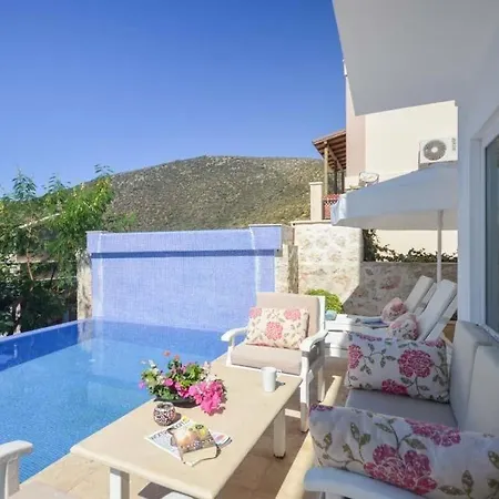 Sleeps 6 Pool Air Con Wifi T429207 Vilă *